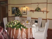 Flower decorations, round bridal main table